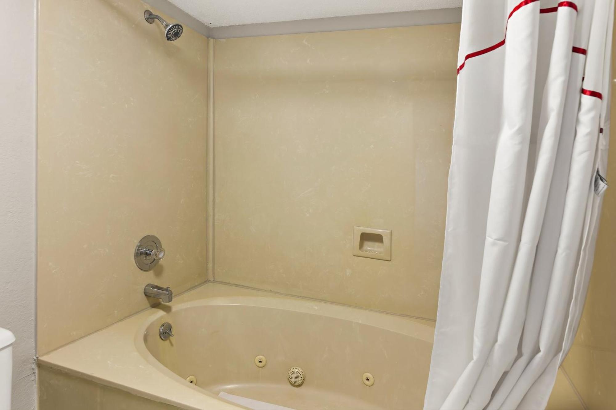 Red Roof Inn & Suites Monroe, Nc מראה חיצוני תמונה